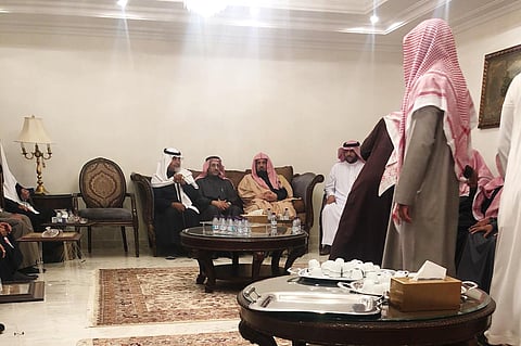 رئيس الأمر بالمعروف يعزي في وفاة والد "المطيري"