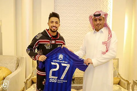 رسمياً .. هتان باهبري هلالياً لثلاثة أعوام