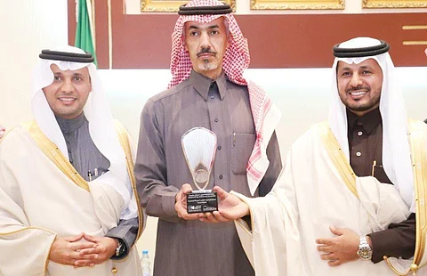 محافظ الخرج يكرم شركة مياه "تانيا"