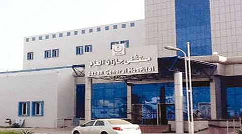 لغز دفع الدية .. حكم ضد طبيب غادر المملكة بعد خطأ قاتل بالمستشفى المحترق!