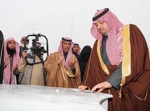 أمير الحدود الشمالية يفتتح مبنى الكلى بمستشفى طريف العام