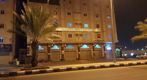 القبض على الثمانيني المتحرش بالممرضة.. و"الصحة" تحقِّق معها بعد تداول الفيديو