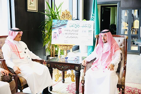 مدير جامعة شقراء يُكَرّم اللجنة المنظمة لملتقى عمداء القبول والتسجيل