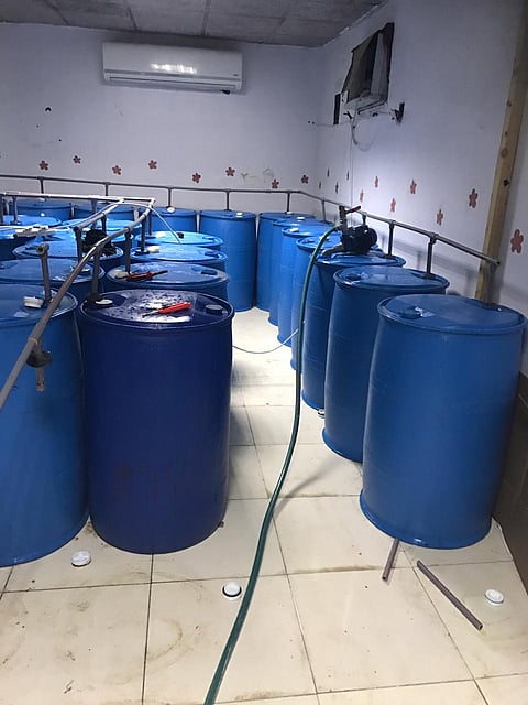 تديرها عمالة بينها 3 نساء.. سقوط 3 مصانع خمور بالرياض "صور"