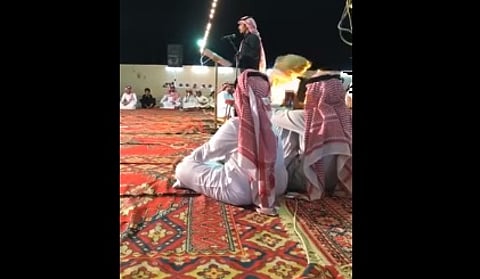 رابغ.. مقطع لانفجار بارود داخل حفل زواج كاد يتحول إلى كارثة