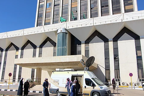 الأحوال المدنية بحائل تقدم خدماتها لمنسوبي وزوار الأمانة والجامعة
