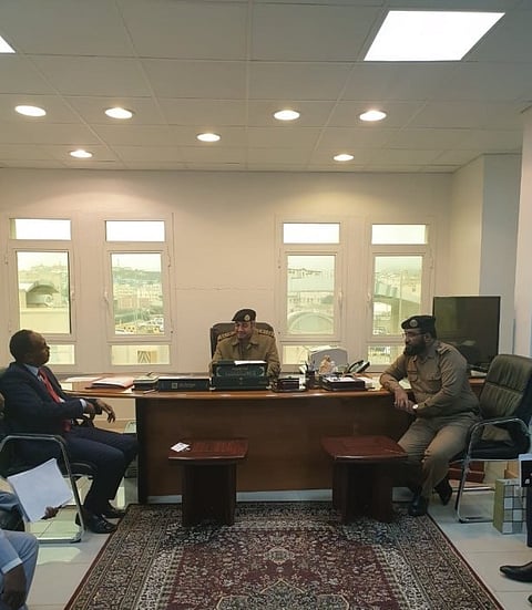 "قنصل إثيوبيا" يزور سجون منطقة عسير للاطلاع على أوضاع الموقوفين الإثيوبيين