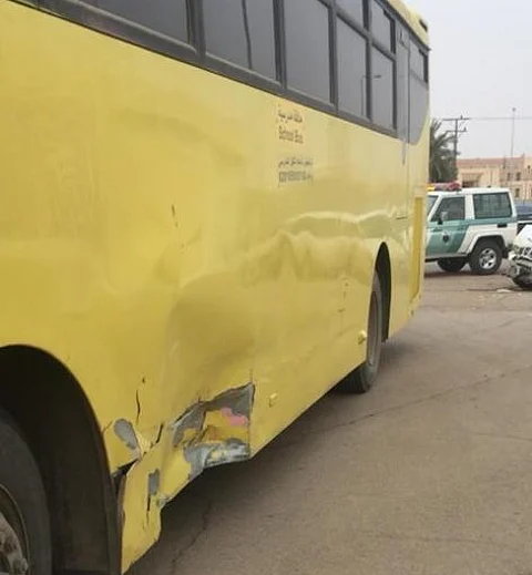 في "تعليم شقراء".. مضاربة بين طالبات مدرسة وحادث لحافلة مدرسة أخرى دون إصابات
