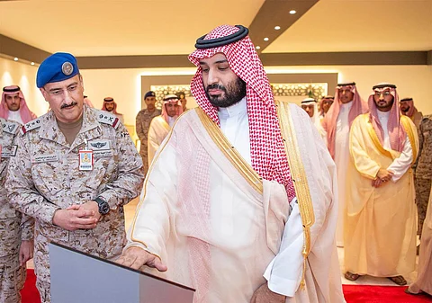 ولي العهد يضع حجر الأساس لمشروع إنشاء مركز الحرب الجوية