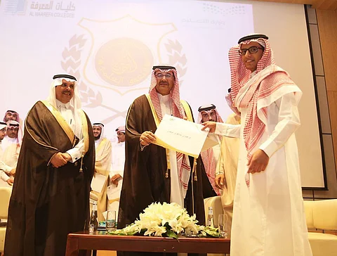 شاهد.. "محافظ الدرعية" يرعى حفل جائزة "العثمان" للتفوق العلمي