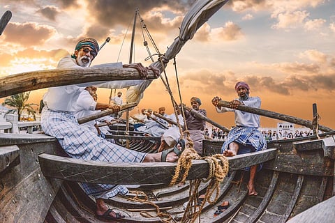 حرفيو "زنجبار" يستعرضون مهاراتهم في مهرجان الساحل الشرقي