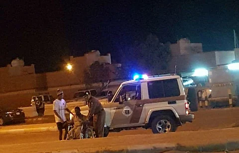 وثّقها عسكري بـ "الدفاع".. لقطة من صامطة تشهد بإنسانية رجل أمن