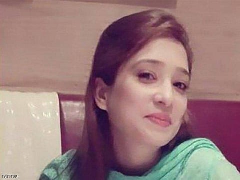 "رفضت الرقص" لأصدقاء زوجها.. فكانت هذه عقوبتها