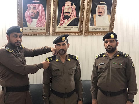 مدير شرطة العرضيات يقلد "الحلافي" رتبة "رئيس رقباء"