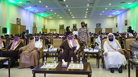 أمير عسير يرعى حفل تخريج 3651 متدرباً ومتدربة بالتدريب التقني