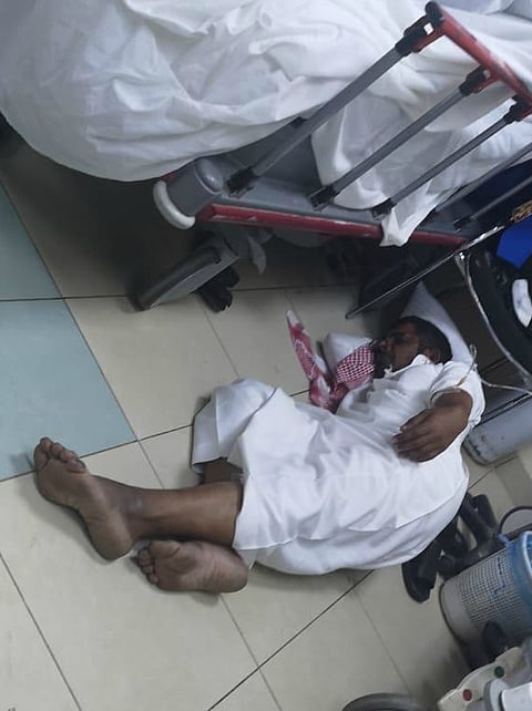 صورة "مريض البلاط" تستدعي مطالب العارضة بـ"مستشفى الـ11 عاماً"