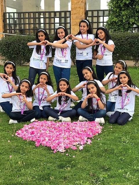 "فراشات الطائف" يبهرن الحضور في مهرجان الورد الـ15 بالطائف