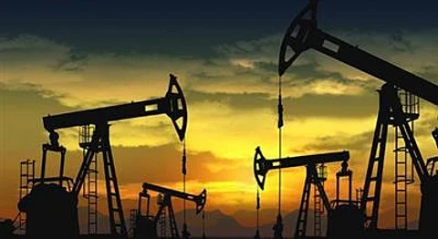 فوق الـ 71 دولاراً .. النفط يقفز لأعلى سعر منذ 5 أشهر