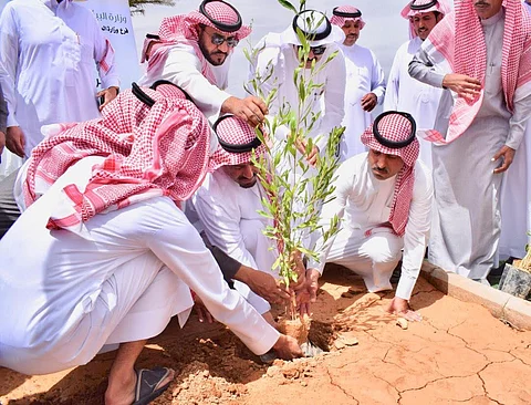 تدشين أسبوع البيئة وبرنامج التشجير في حديقة الأمير عبدالعزيز بن سعد بأنبوان
