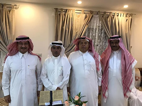 ثانوية الأمير سلطان بالوجه تحتفي بمديرها بعد إحالته للتقاعد