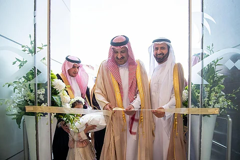 أمير المدينة المنورة يفتتح 8 مراكز صحية متطورة