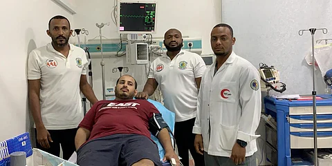 حرس الحدود بعسير ينقذ مواطنًا من الغرق بالقحمة ويدعو للالتزام بالإرشادات