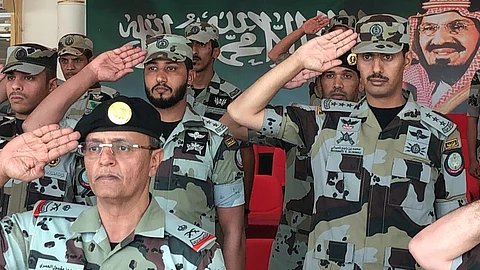 شاهد.. قائد قوات الطوارئ الخاصة يرعى تخرج دورة الصاعقة الثالثة بـ"ضرما"