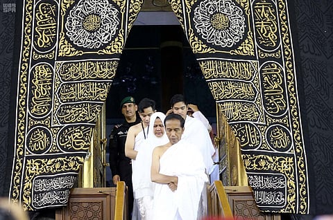 رئيس جمهورية إندونيسيا يؤدي مناسك العمرة