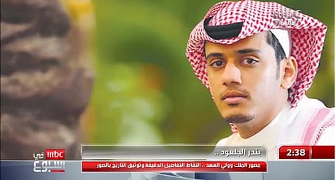 بالفيديو .. المصور بندر الجلعود من صخب الملاعب إلى هيبة القصور الملكية