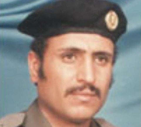 كبَّلاه ونحراه.. "الداخلية" تقيم حد الحرابة على قاتلَيْ العقيد "العثمان".. وهذه تفاصيل جريمتهما