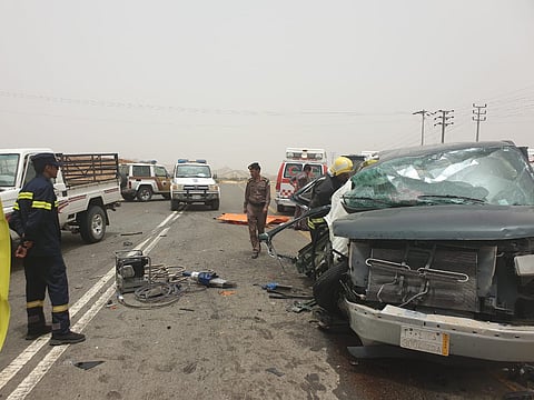 الليث .. إصابة 7 معلمات في حادث تصادم على طريق غميقة - العين الحارة