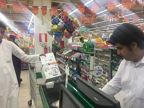 أسواق جدة تتهيأ لرمضان.. إقبال كبير وعروض تنفذ والرقابة تغيب!