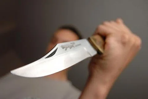وفاة مقيم متأثرًا بطعنات وإصابة آخرين في "عوامر العرضيات"