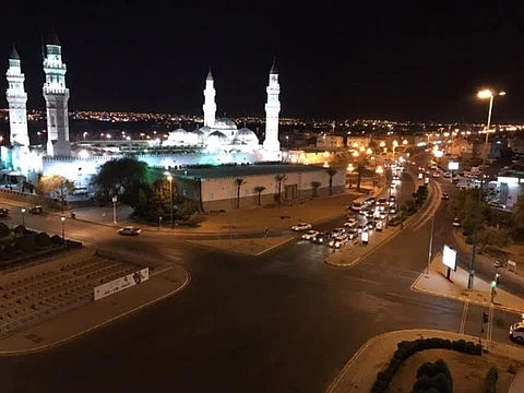 "مسجد قباء" خطَّه النبي بيديه ليكون الأول في الإسلام.. وهذا توجيه الملك بشأنه