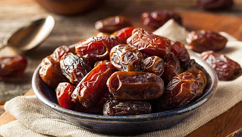مختصّ لـ"سبق": لا تأثير لتناول التمر كعدد فردي أو زوجي على الصحة