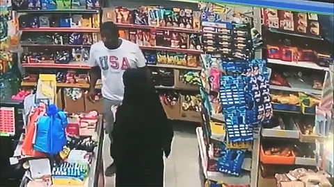 بعد تداول مقطع فيديو للواقعة.. القبض على متحرش بامرأة أثناء تسوقها بالدمام