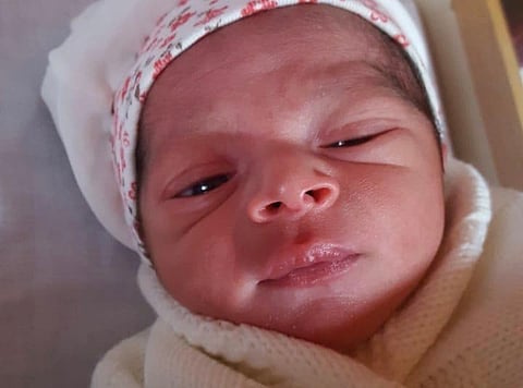 اختطاف مولودة من أحد مستشفيات جدة والكاميرات تكشف تفاصيل مثيرة لـ "سيدة المصعد"