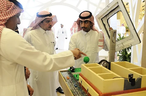 طالبات "هندسة الطائف" يبتكرن بمشروعات التخرج والطلاب يحصدون الجوائز