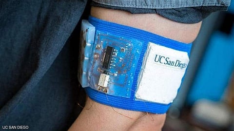 لصقة "ذكية" على الجلد تبقي الجسم في درجة حرارة مثالية