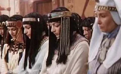 شخصيات قرآنية.. "نسوة مصر" كيد فبكاء ثم اعتراف ودماء.. شاهد التفاصيل