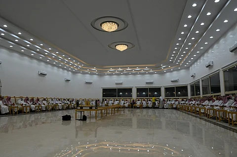 عادة توارثتها الأجيال منذ 100 عام.. "ليلة الختمة" بالحفير حلقة "مدارسة" القرآن الكريم بعد التراويح
