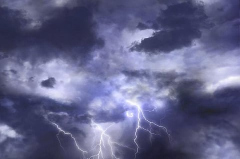 "الأرصاد": سحب رعدية ممطرة ورياح نشطة على عدد من مناطق المملكة