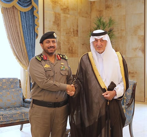 "الفيصل" يقلد "البقمي" رتبة "لواء" بشرطة مكة