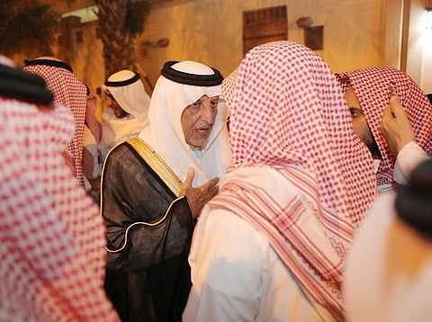 أمير منطقة مكة يقدم واجب العزاء لذوي عبدالله الثقفي