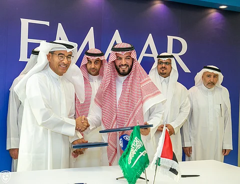 الهلال يوقع مع "إعمار العقارية" لمدة 5 أعوام