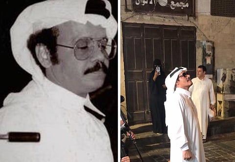 "الزهراني" يجسد شخصية طلال مداح ويتجول بـ"تاريخية جدة"