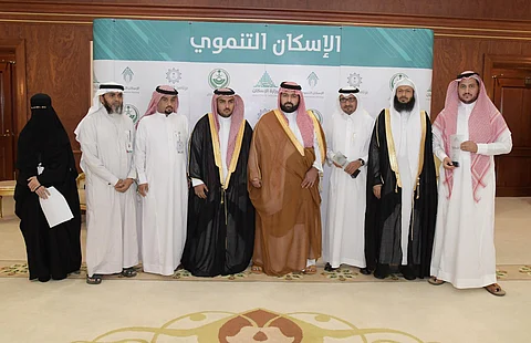 تسليم وحدات الإسكان التنموي لمستفيدي الجمعيات الخيرية بجازان