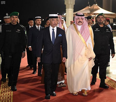 ملك ماليزيا يغادر جدة