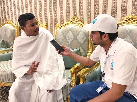 وزير الحج وخبر "سبق" يُحققان أمنية شاب نيبالي بالوقوف بعرفة.. التفاصيل هنا