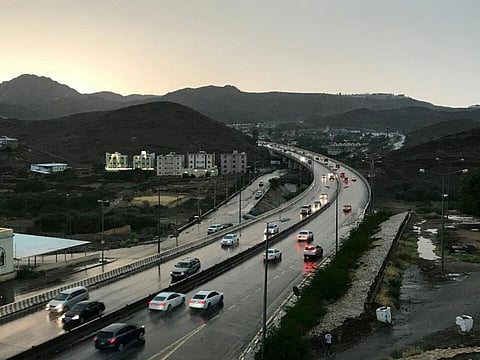 إعادة فتح طريق جبل الكر بالهدا في الطائف